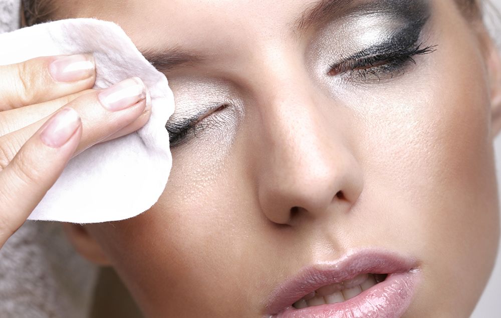 11 Best Eye Makeup Removers 2022: Wipes, Micellar Water, & more