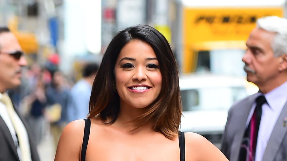 Gina Rodriguez opens up about anxiety over bare-faced portrait session –  New York Daily News
