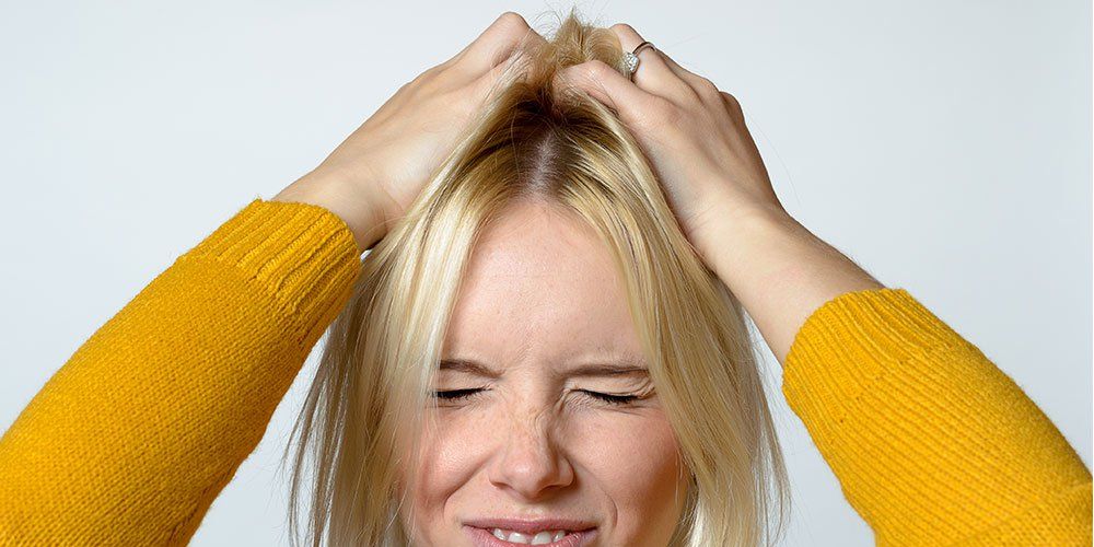 12 Causes An Scalp, According To Dermatologists