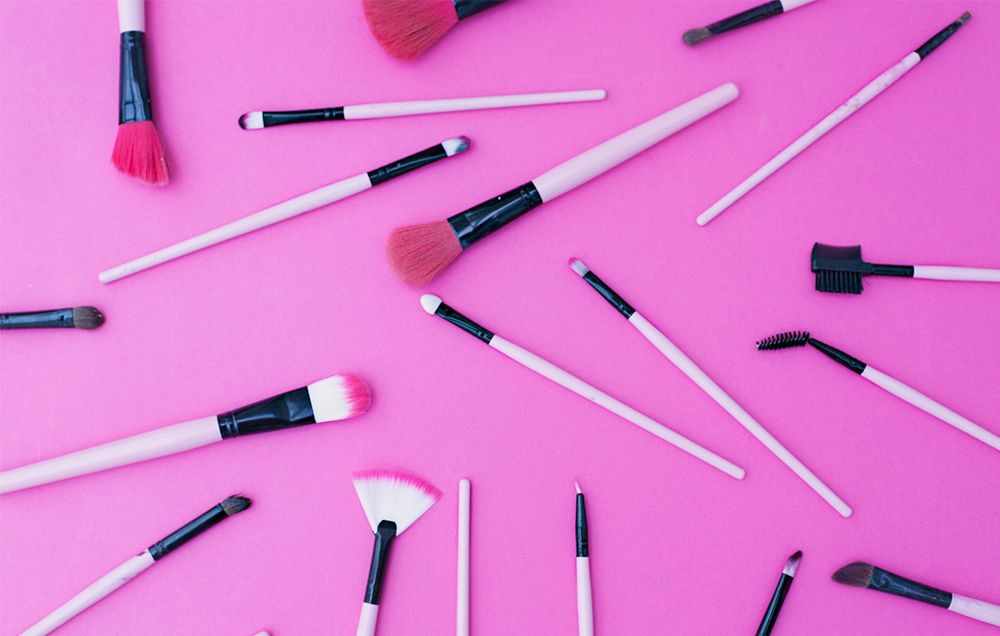 How to use different makeup brushes