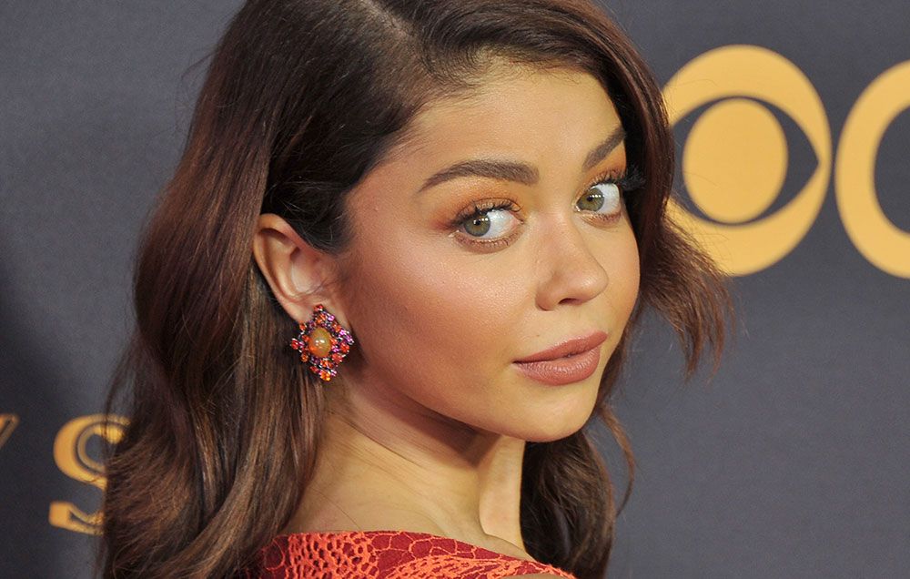 1000px x 636px - Sarah Hyland Defends Naked Picture | Women's Health