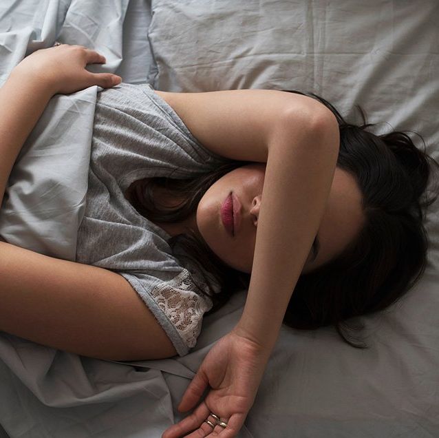 Porn Mom Buty Sleep Drugs - Why Do I Sweat In My Sleep? - 16 Reasons For Night Sweat In Women