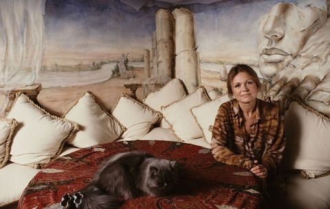 Gloria Steinem in her New York City apartment in 1990.