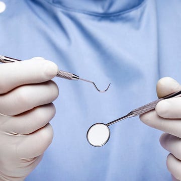 Yale dental students took selfies with severed head