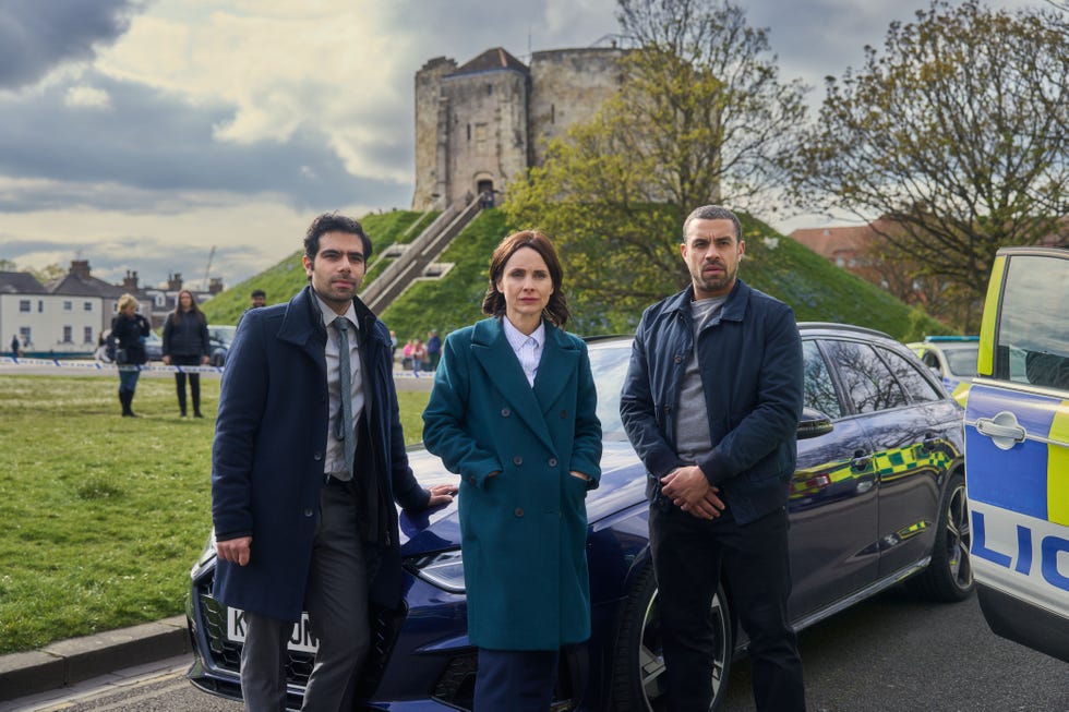 will akbari (ali ariaie), detective bea metcalf (laura fraser) and jake hunter (nathan welsh)