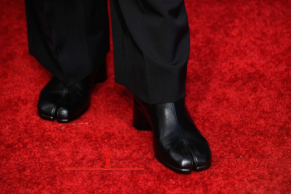 'American Crime Story' Cody Fern Wore Tabi Shoes to the Golden Globes ...