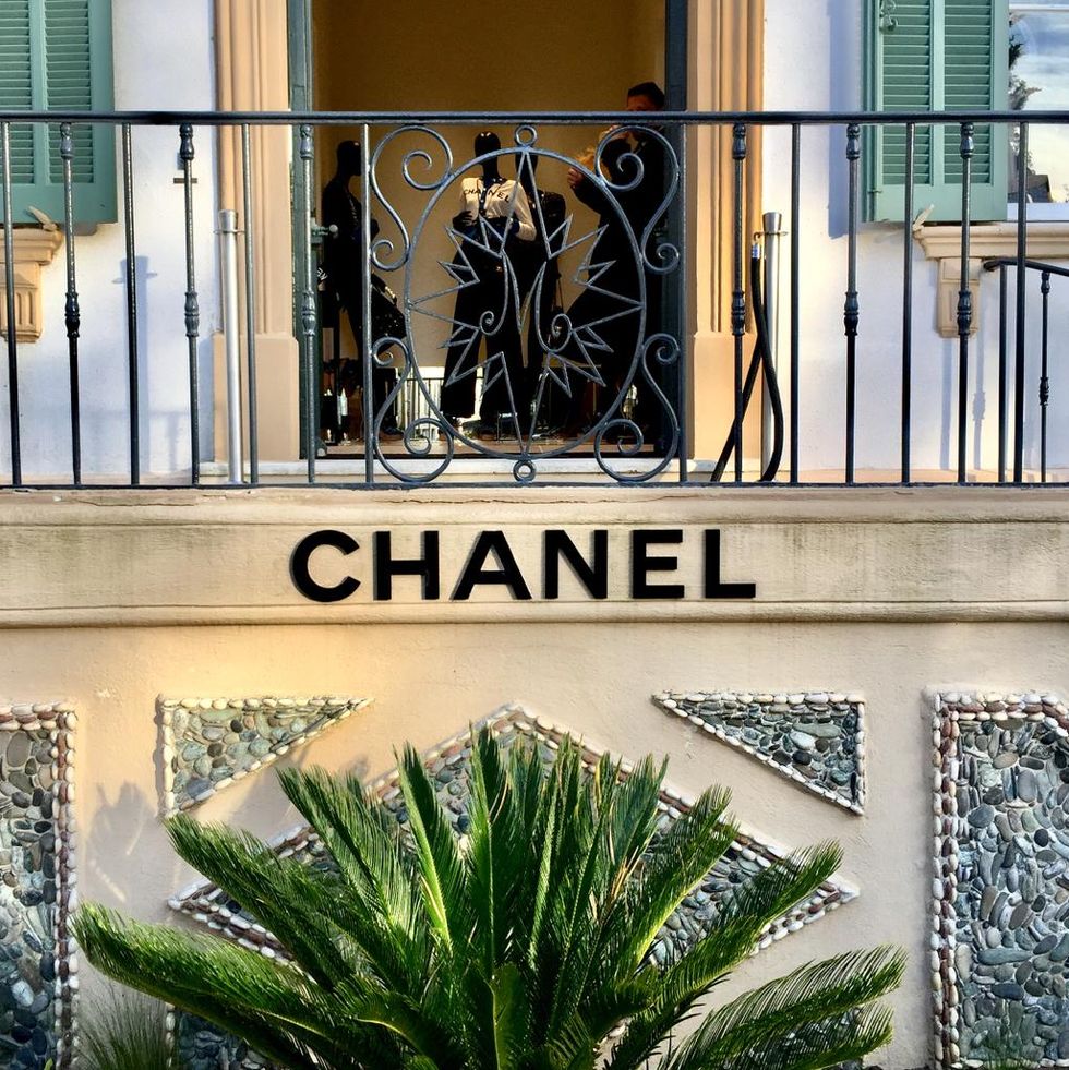 Villa La Mistralée che ospita la boutique stagionale Chanel a Saint-Tropez.