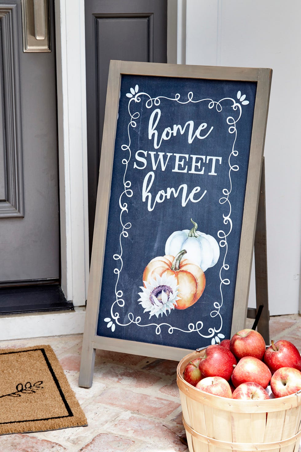 Blackboard, Font, Room, Fruit, Food, Plant, Vegetable, Apple, Local food, Produce, 