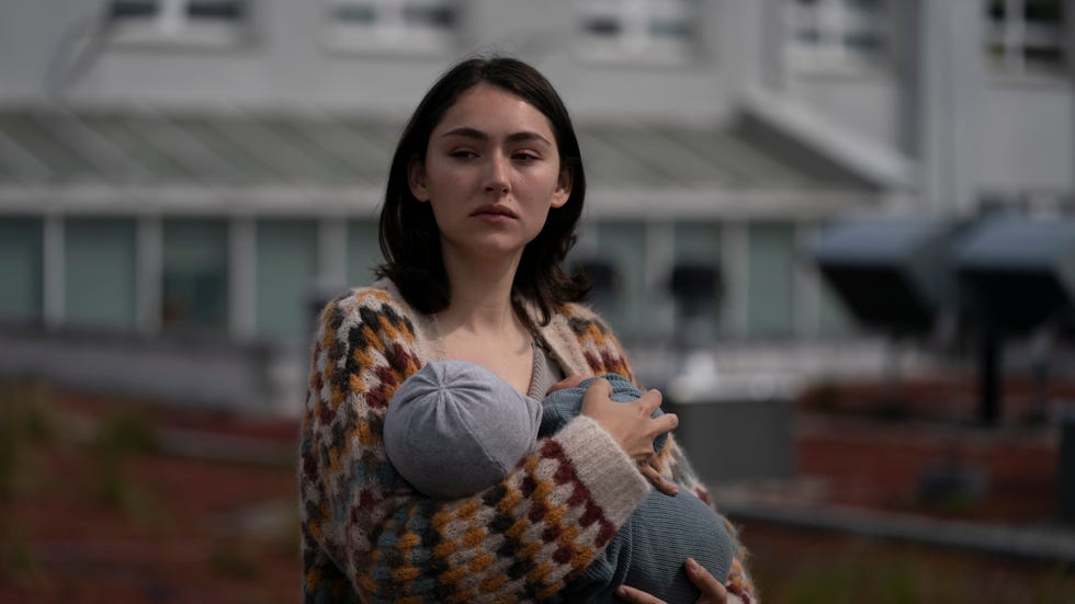 pictured: evelin kern (emily kusche)