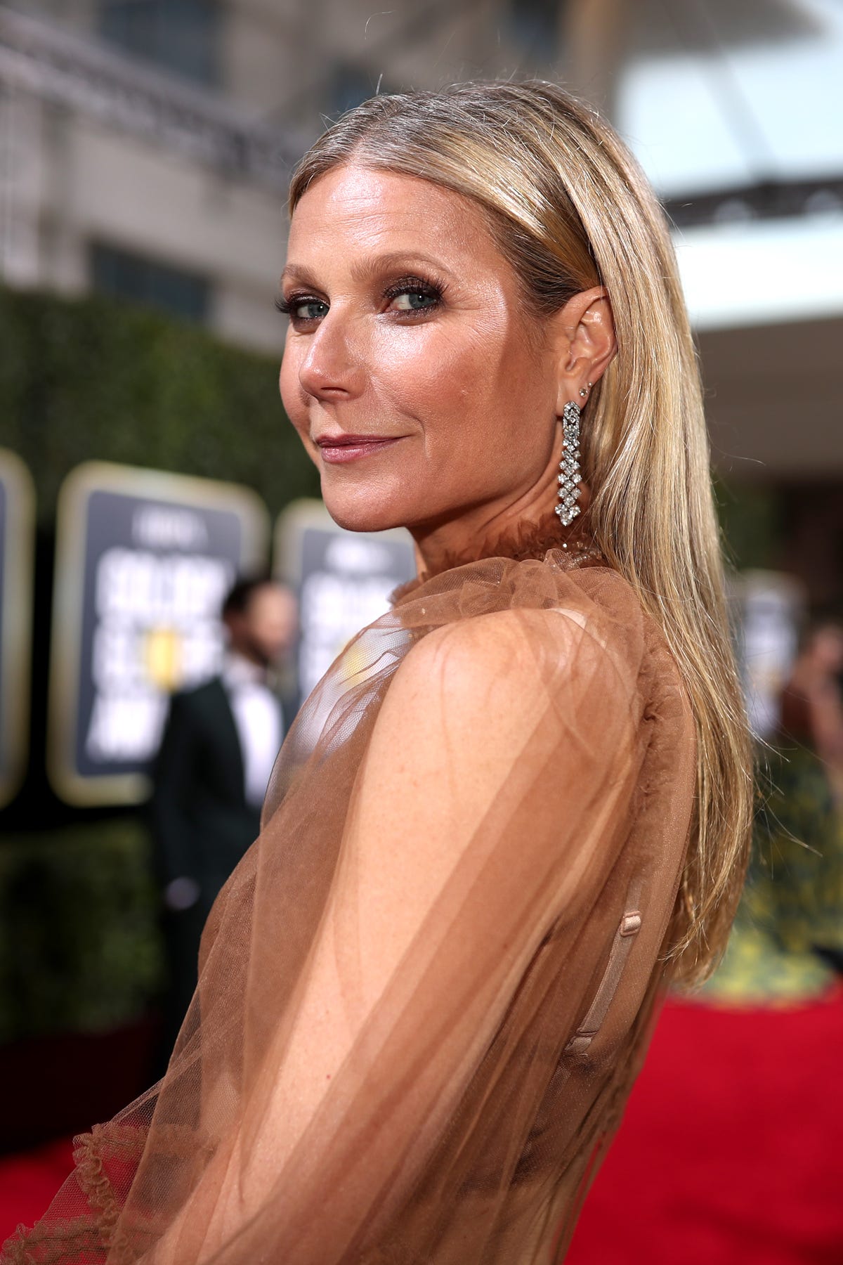 https://hips.hearstapps.com/hmg-prod/images/77th-annual-golden-globe-awards-pictured-gwyneth-paltrow-news-photo-1615582019.?crop=1.00xw:0.335xh;0.00160xw,0.0983xh&resize=1200:*