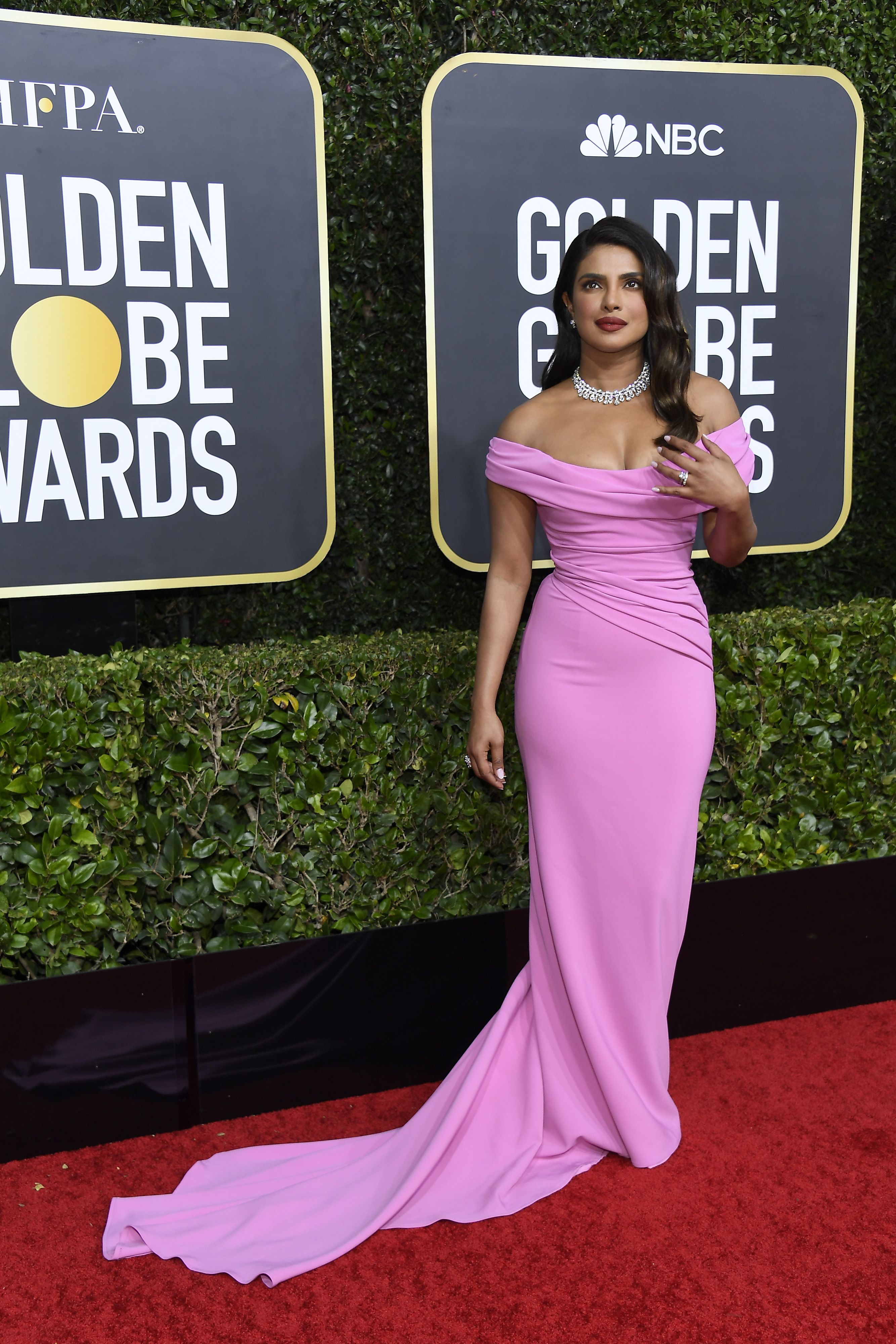 Priyanka chopra store golden globes dress