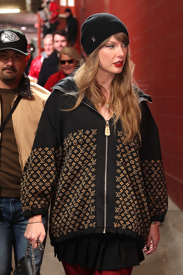 Taylor Swift 着用デザイン 公式オフィシャル トレーナー 正規品