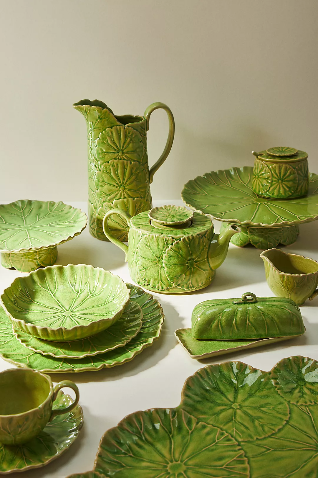 Set di stoviglie in gres porcellanato Style Glaze, set di piatti moderni di  lusso verde scuro chiaro Set di piatti per la cena, design Phnom, servizio  per 6-10 : : Casa e