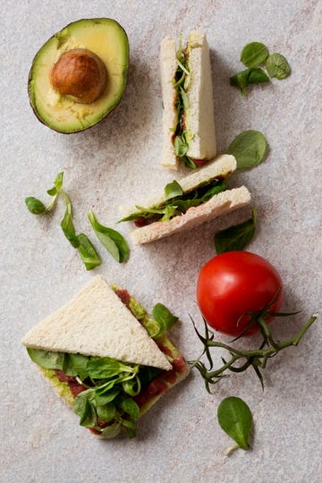 sandwich de carpaccio y verdura