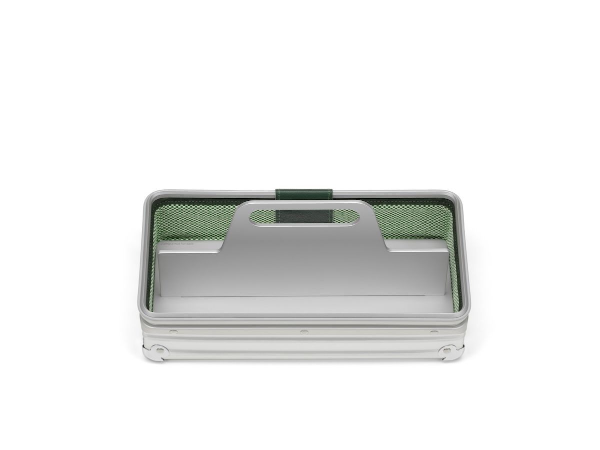 【超限定】RIMOWA × Vitra Toolbox（日本に1点のみ） 超限定】RIMOWA × Vitra Toolbox（日本に1点のみ） - メルカリ