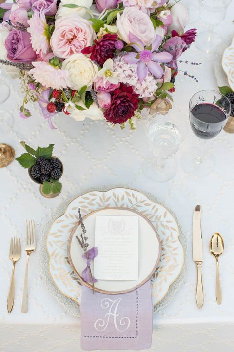 Purple, Cut flowers, Flower, Lavender, Lilac, Pink, Dishware, Tableware, Plate, Plant, 