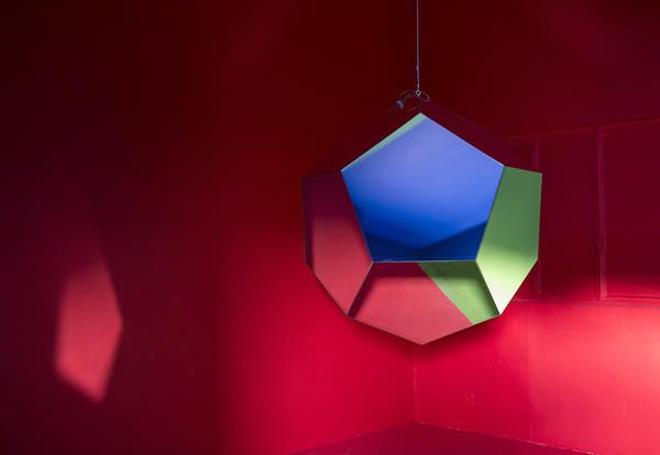 Red, Blue, Light, Design, Symmetry, Lighting accessory, Prism, Still life photography, Triangle, Colorfulness, 