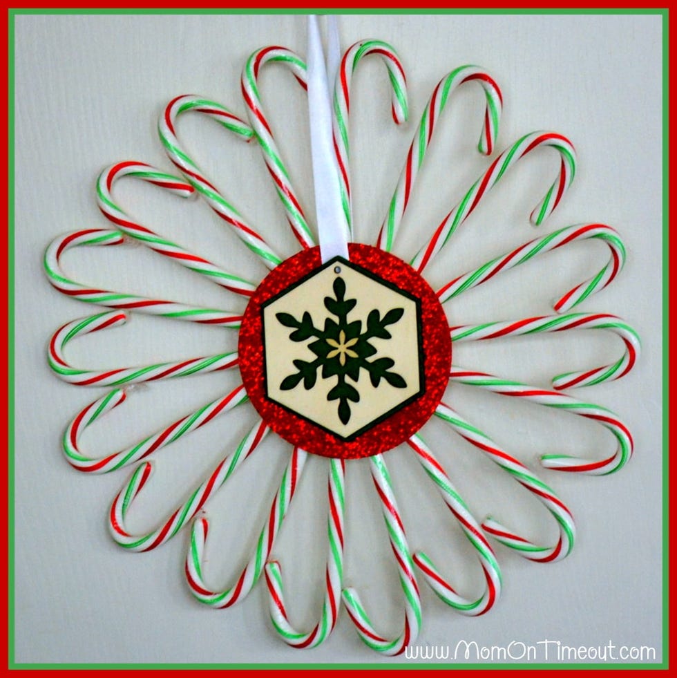 diy candy cane crafts   candy cane wreath