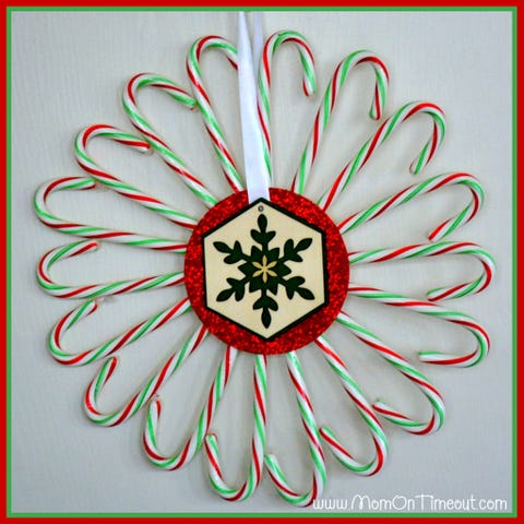 15 Candy Cane Crafts - DIY Holiday Decorations With Candy Canes