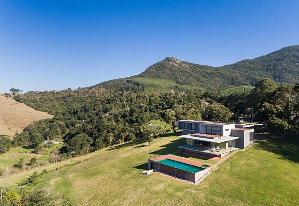 Property, Natural landscape, Mountain, Hill station, Hill, Nature reserve, Wilderness, Sky, House, Real estate, 