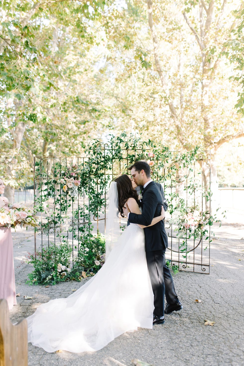 12 Pretty Wedding Arch Ideas - Rustic, Wooden and Floral Wedding Arches