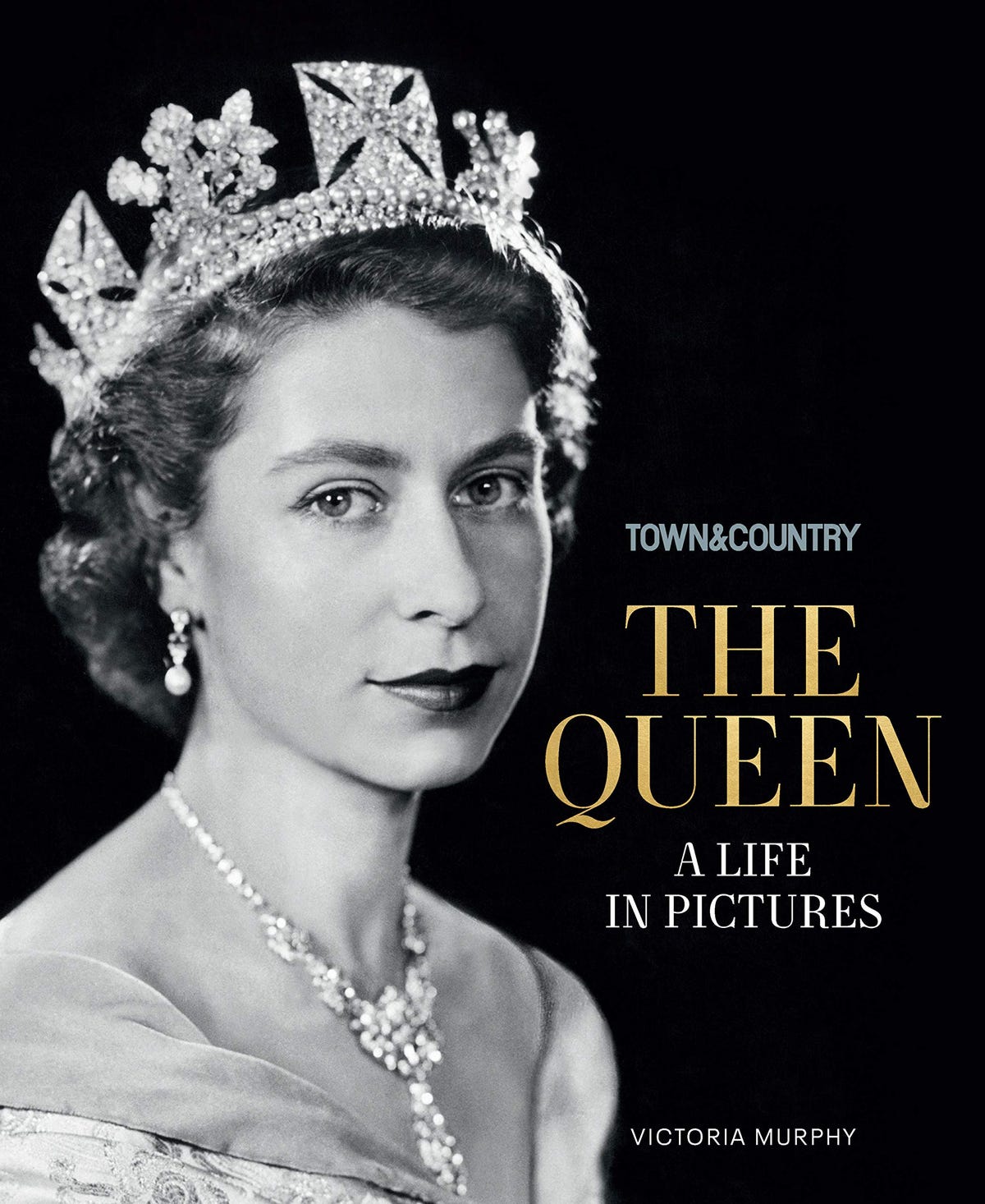 Sneak Peek of Town & Country's New Book 'The Queen' 2021