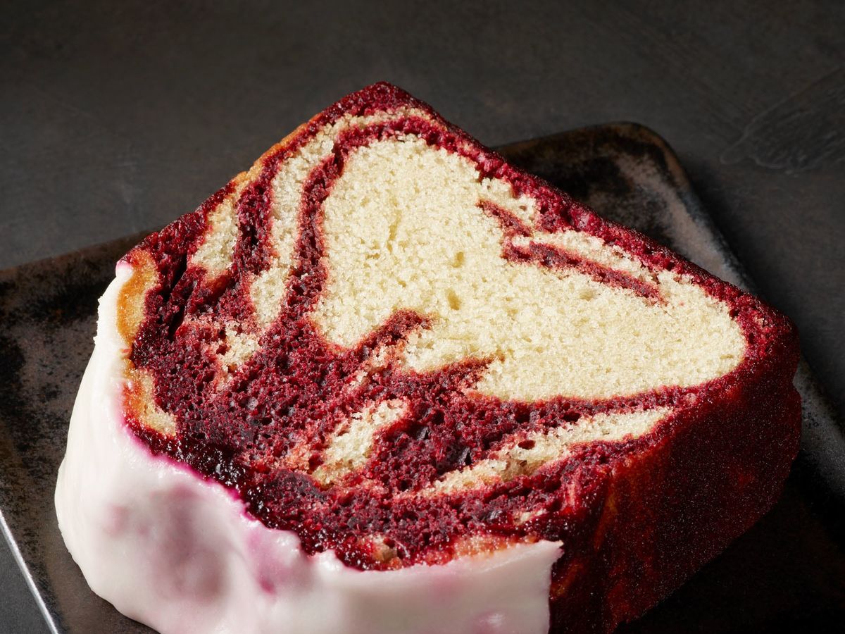 Starbucks Announced Its New Winter Menu, And The Red Velvet Cake Is  Hands-Down The Winner