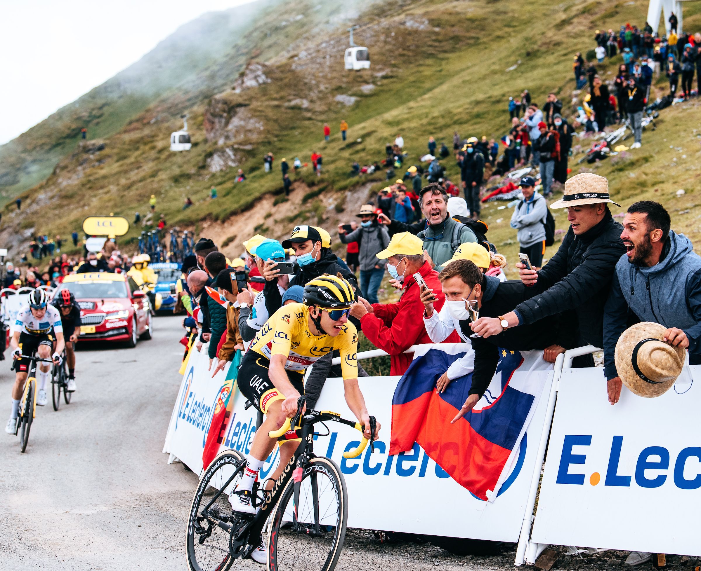 Pogačar drops Jonas Vingegaard and Richard Carapaz in the final stretch of the Col du Portet to win Stage 17 of the 2021 Tour.