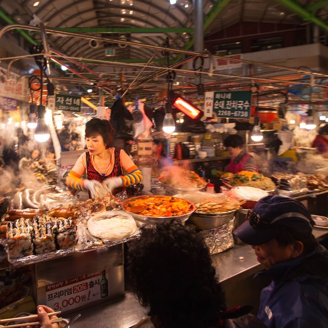 Public space, Market, Street food, Human settlement, City, Night, Bazaar, Dai pai dong, Meal, Food, 