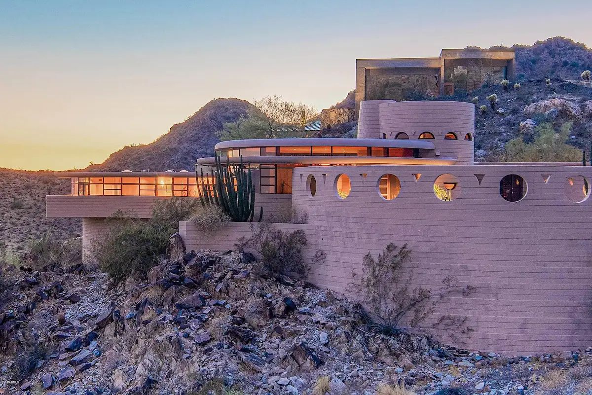 Frank Lloyd Wright Houses You Can Book for Your Next Vacation