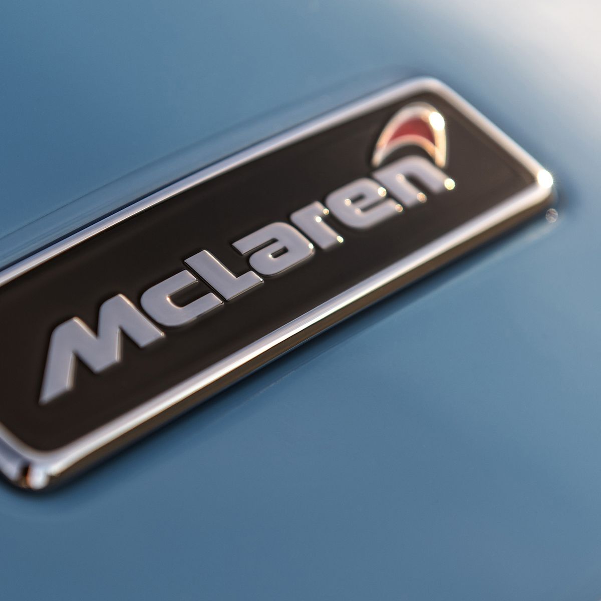 Behind the Badge: A Study on McLaren's Swoosh Design, Kiwi Birds