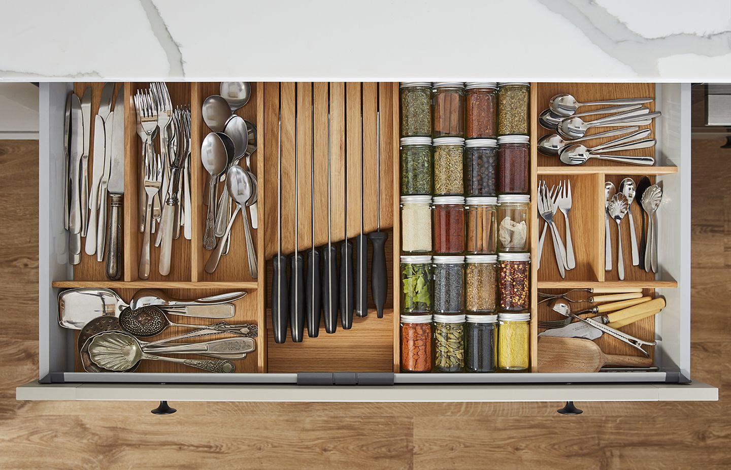 28 Best Spice Rack Ideas to Keep Your Collection Organized