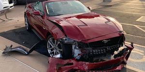 ford mustang rolls royce accidente