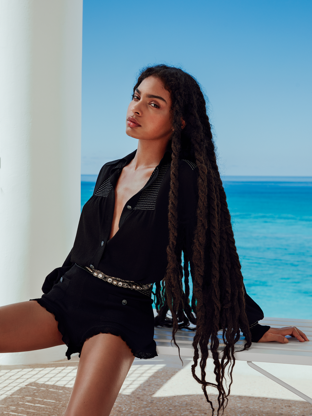 Hair, Blue, Black, Long hair, Clothing, Beauty, Black hair, Hairstyle, Photo shoot, Model, 