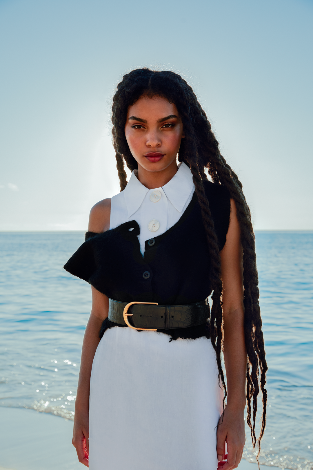 White, Black, Clothing, Blue, Fashion, Beauty, Hairstyle, Fashion design, Shoulder, Black hair, 