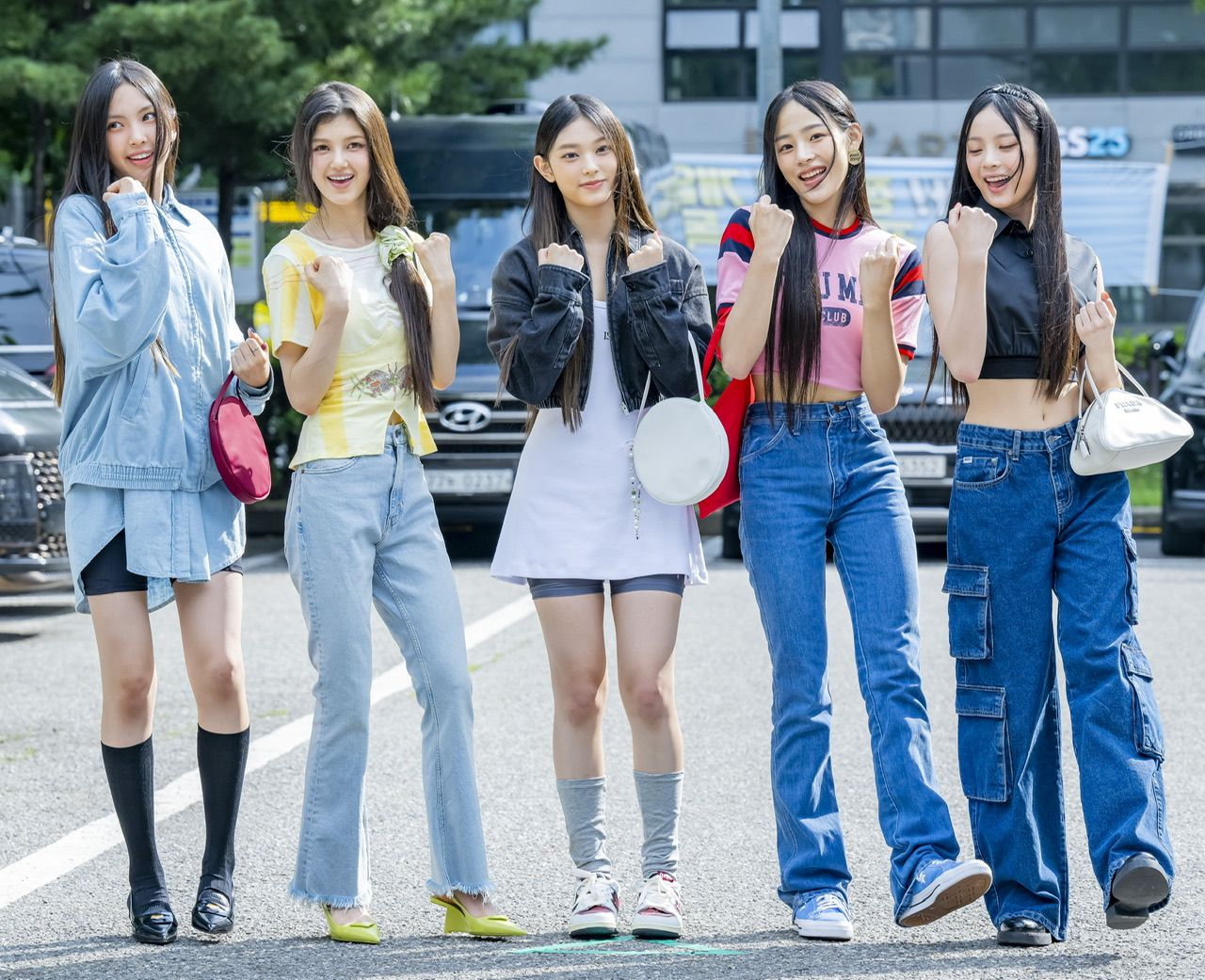 ニュートロ“が今ブーム！ NewJeansに学ぶ、韓国の新トレンドスタイルを