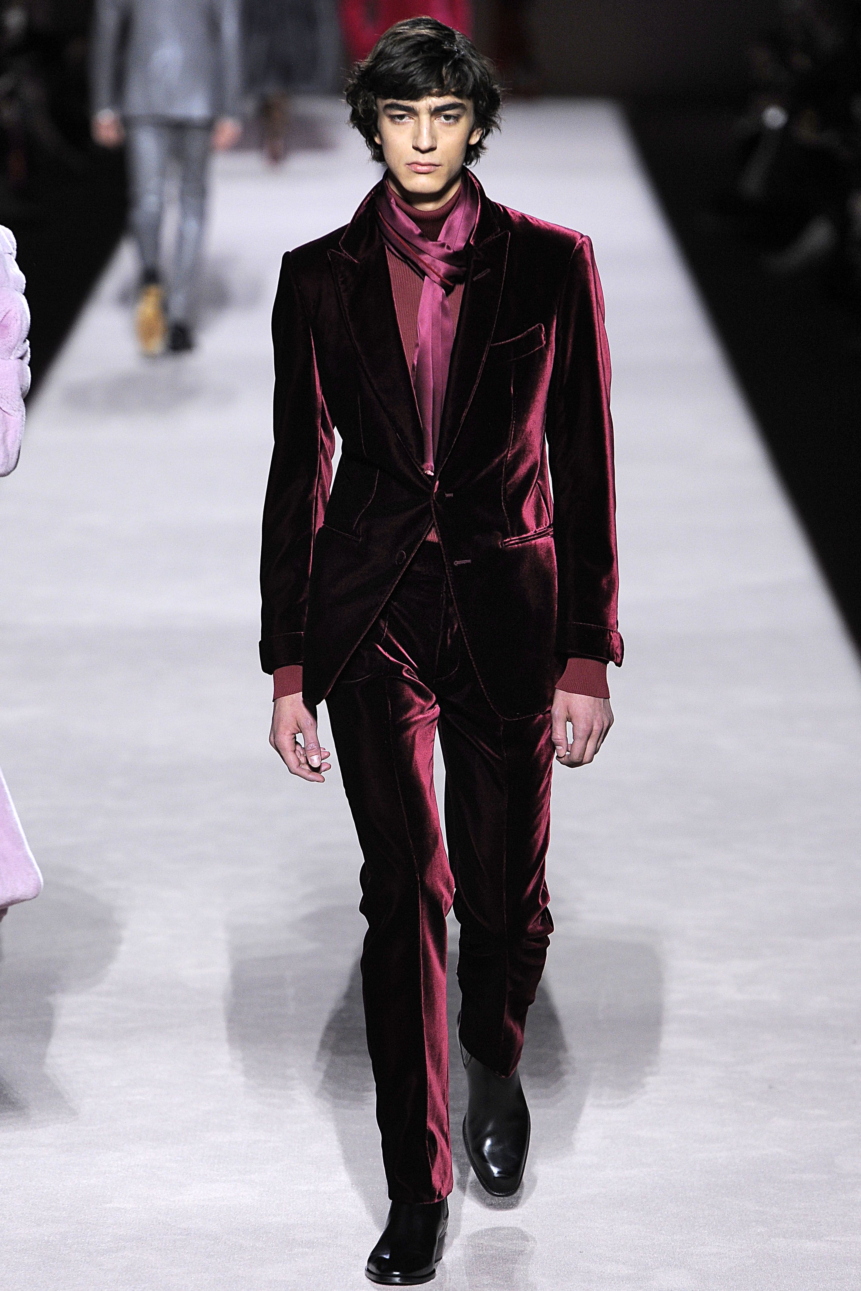 Tom Ford Remakes That Iconic '90s Red Velvet Suit | vlr.eng.br