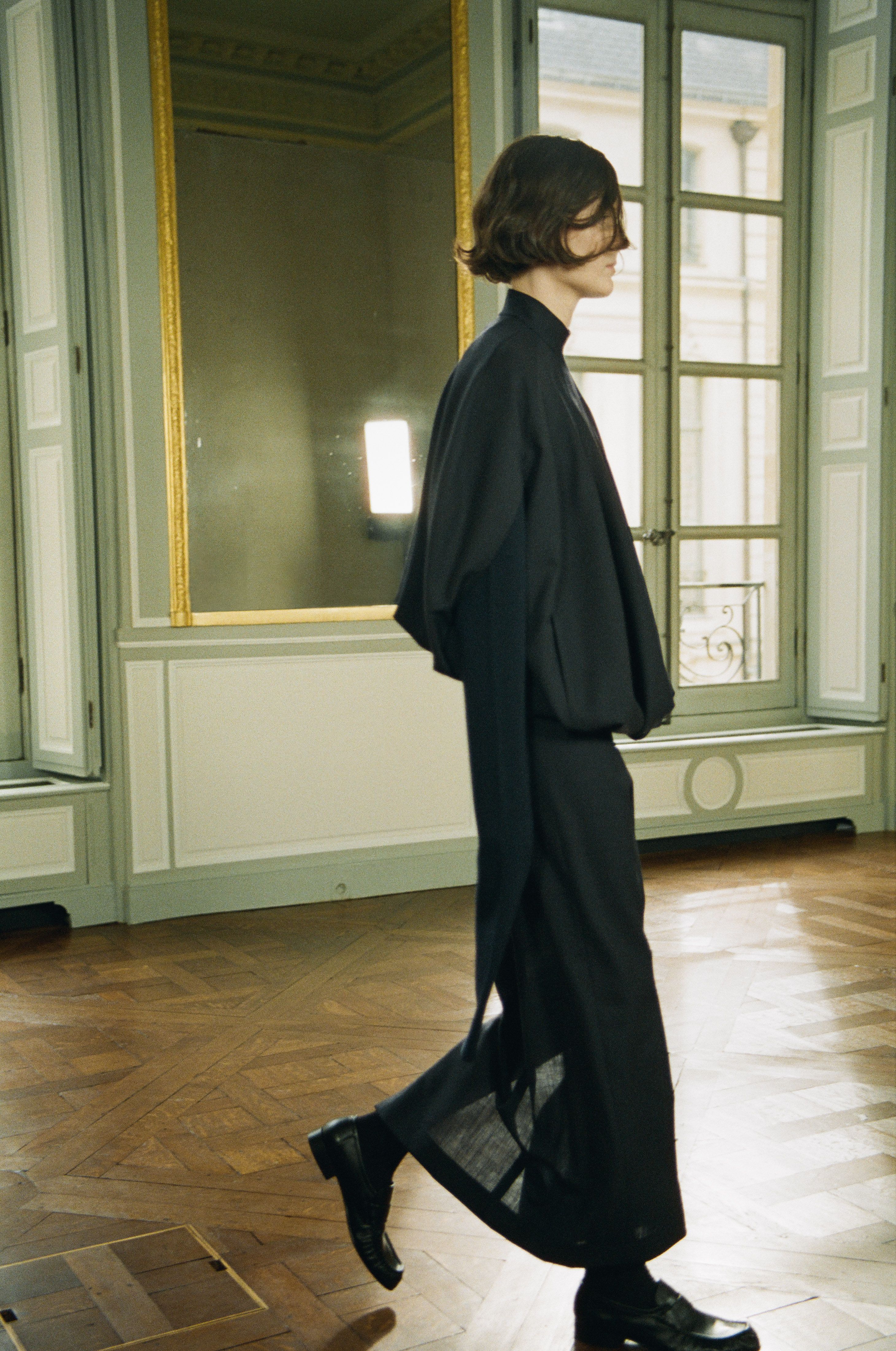 THE ROW - the row ザロウ　コレクション 2022fw ショート　トップス　ニット ザ ロウ（THE ROW）2022秋冬コレクション | ファッション | ELLE
