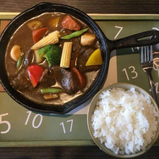 Dish, Food, Cuisine, Steamed rice, Meal, Ingredient, Lunch, White rice, Comfort food, Japanese curry, 