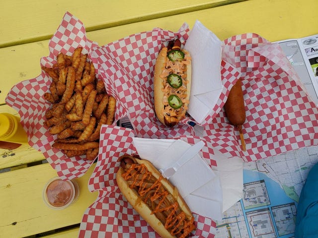 Fast food, Food, Dish, Cuisine, Junk food, Kids' meal, Ingredient, Finger food, American food, Meal, 