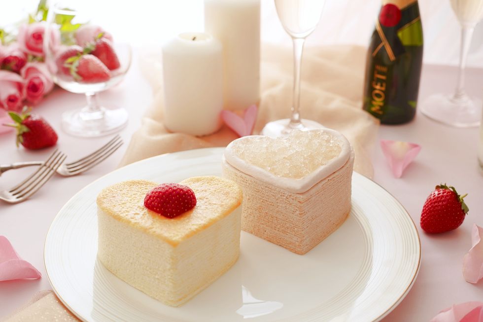 Lady M漫微醺情人節推出情人蛋糕，有心型原味千層蛋糕+心型香檳千層蛋糕+MOËT香檳