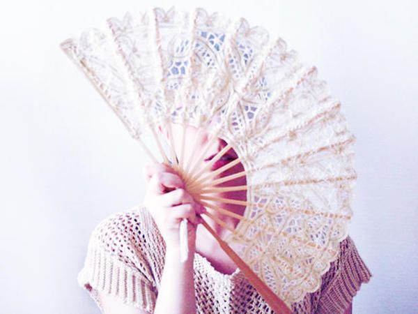 Hand fan, Decorative fan, Fashion accessory, Pink, Home appliance, Paper, 