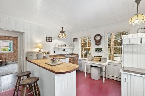 jackie kennedy hamptons riding house for sale