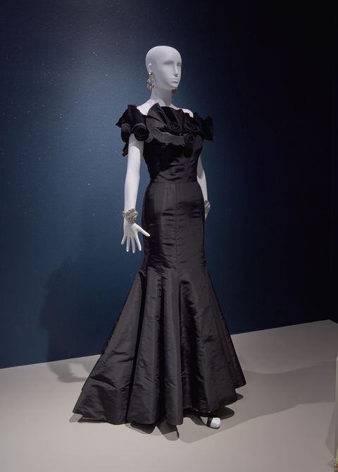 Amal Clooney's Wedding Dress - Oscar de la Renta Exhibition at the ...