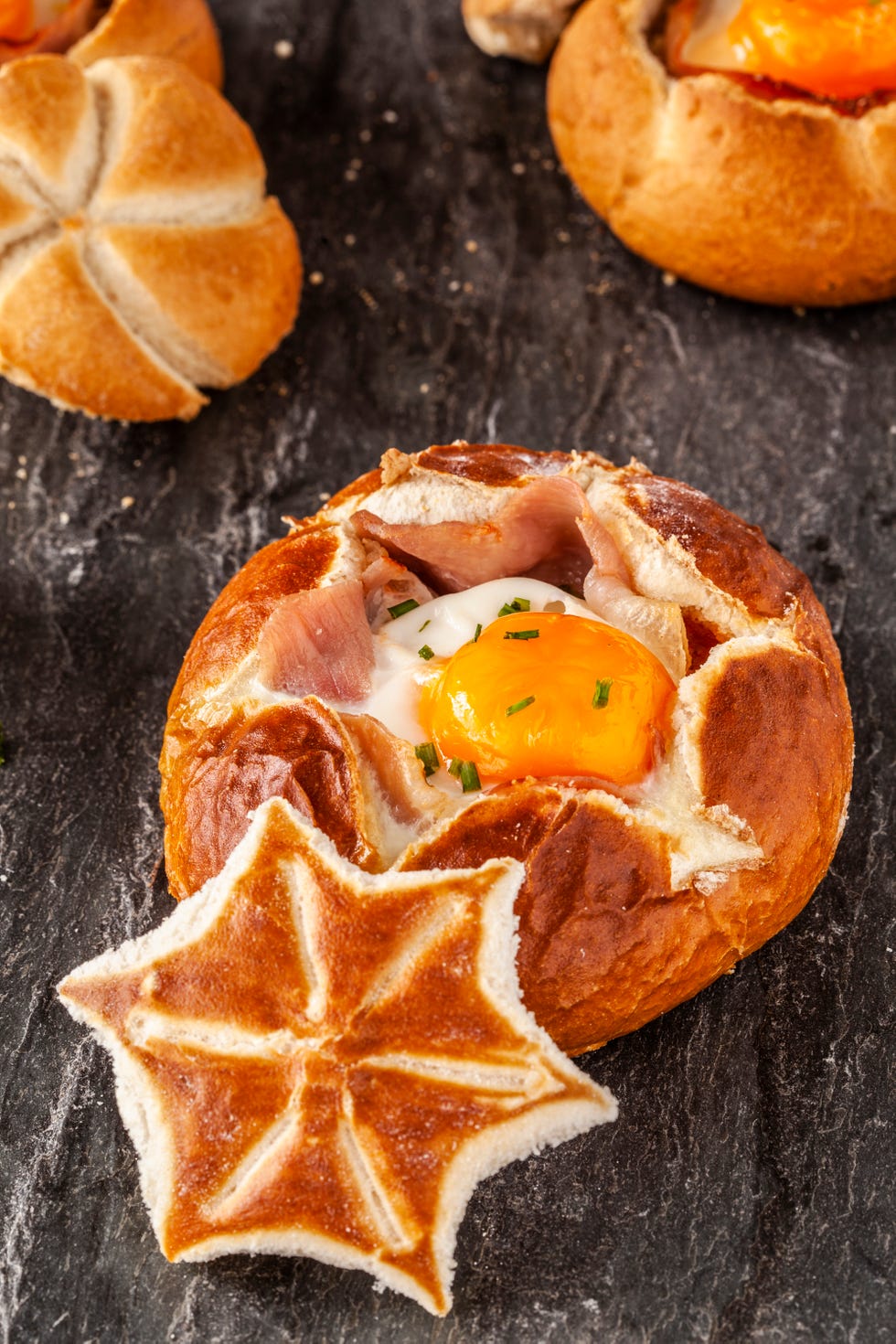 pan relleno de huevo y jamón
