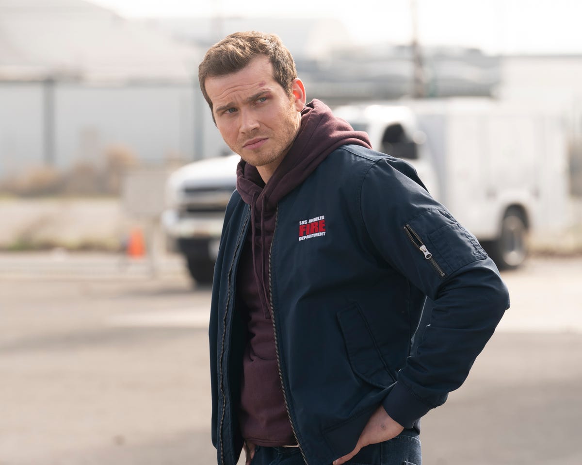 911 cast oliver stark season 8 renewed instagram