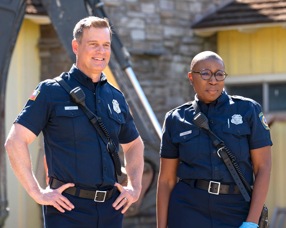 911 cast peter krause leave aisha hinds instagram