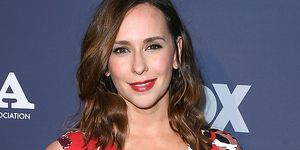 west hollywood, ca   august 02  jennifer love hewitt arrives at the fox summer tca 2018 all star party at soho house on august 2, 2018 in west hollywood, california  photo by steve granitzwireimage