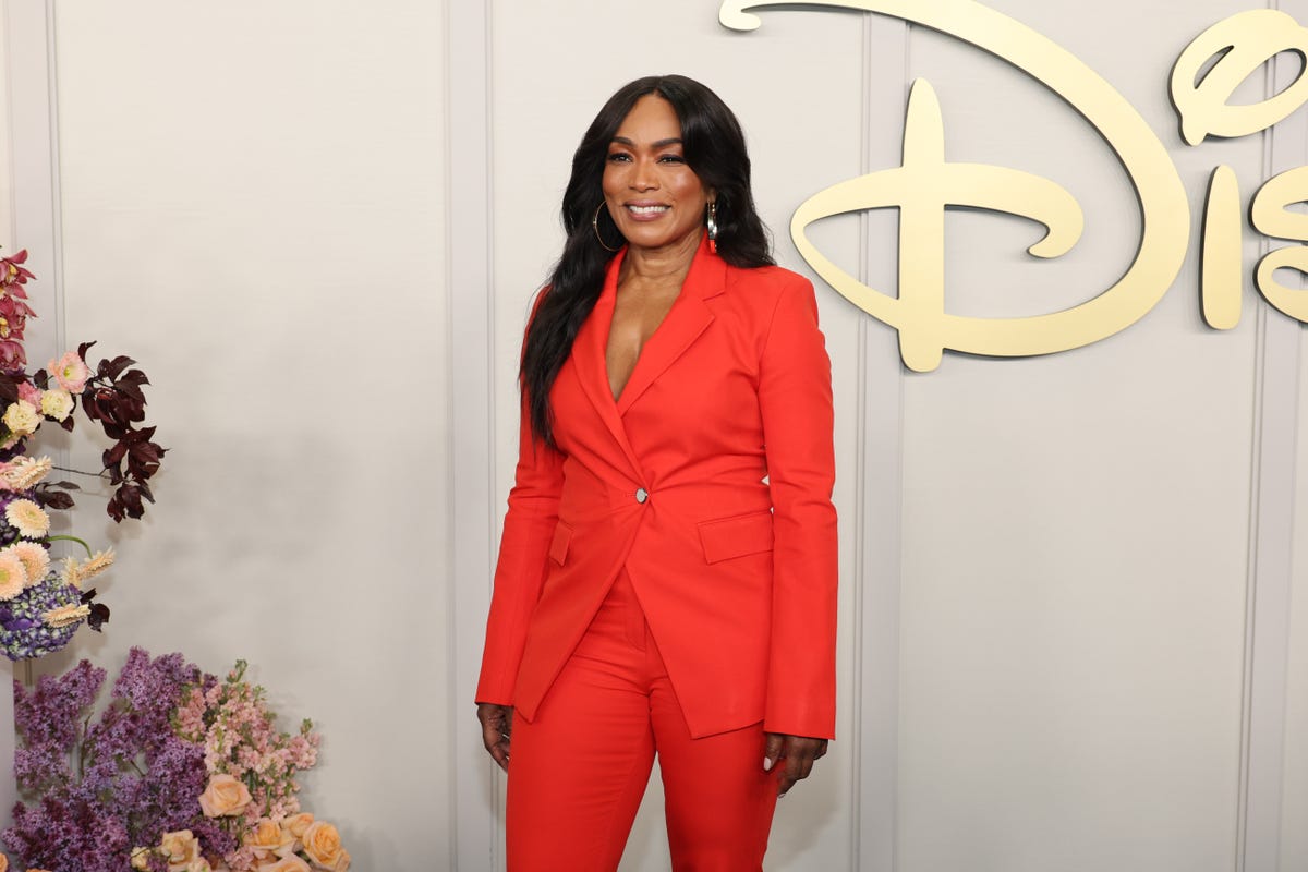 911 season 7 cast angela bassett red pantsuit instagram