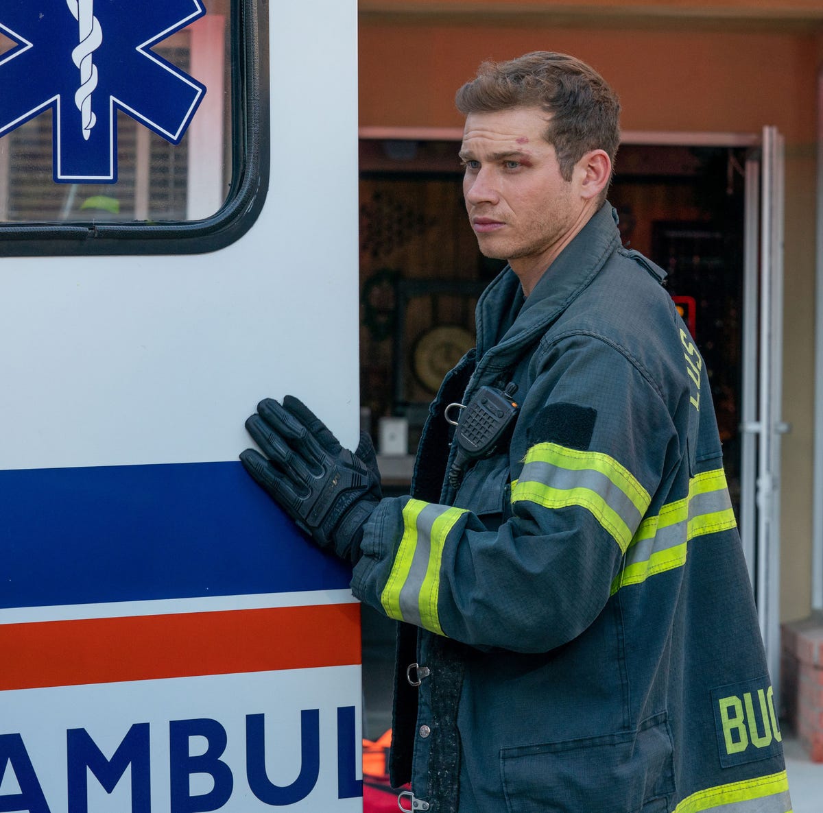 911 season 7 cast oliver stark buck tiktok